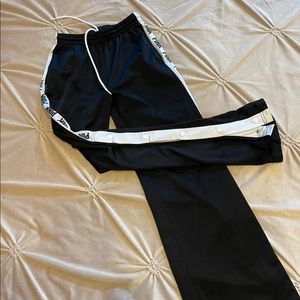 Love this pants so much, but It’s time to say good bye